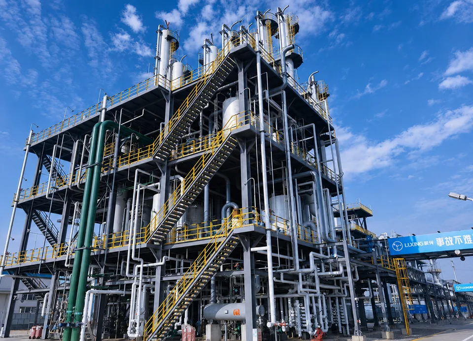 Process structure, access stairs and pipework
